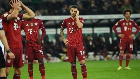 Bayern de Munique é goleado pelo Borussia Mönchengladbach e sai da Copa da Alemanha