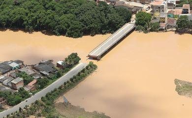 Sistemas de águas dos afetados pelas chuvas na Bahia são religados