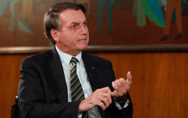 Bolsonaro anuncia suspensão de reajustes de medicamentos por dois meses