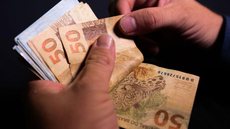 Governo aumenta para R$ 1.088 previsão para mínimo em 2021