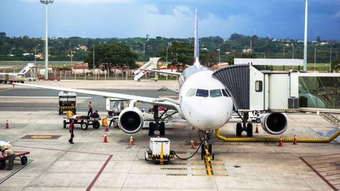 Governos analisam apoio financeiro a companhias aéreas