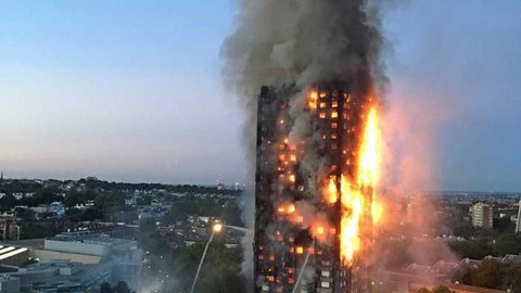 Incêndio atinge prédio de 24 andares e deixa 6 mortos em Londres