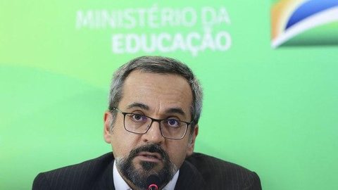 ‘Método de 2020 é melhor’, diz Weintraub sobre mudança que elimina nota de corte