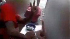 Com caixas de isopor e música, presos fazem festa em cadeia de Goiás
