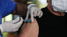 Saúde vacina 90,66% dos idosos; segunda etapa começa amanhã
