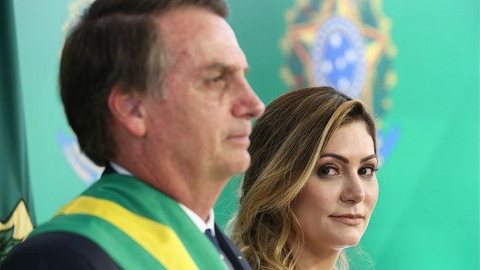 Queiroz depositou R$ 72 mil na conta de Michelle Bolsonaro, revela revista