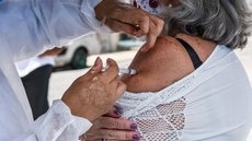 SP completa um mês de vacinação contra a Covid e sem data para vacinar todos os idosos