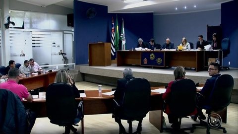 Câmara de Campo Limpo Paulista investiga serviços particulares de funcionários públicos a prefeito