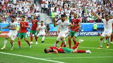 Em jogo fraco tecnicamente, Irã acha gol contra nos acréscimos e bate Marrocos pelo Grupo B