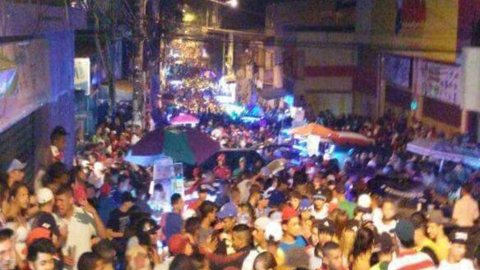 Cidade de SP registra nove denúncias por dia de festas clandestinas durante a pandemia