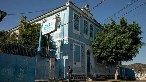 Contra retorno de aulas presenciais, professores fazem “greve pela vida” no Rio