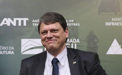 Brasil está comprometido com equilíbrio financeiro, diz ministro