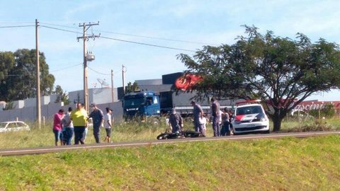 Motociclistas morrem em batida contra caminhão em rodovia de Santa Fé do Sul