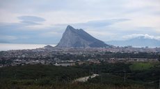 Disputa sobre o território de Gibraltar vira obstáculo antes de cúpula do Brexit; entenda