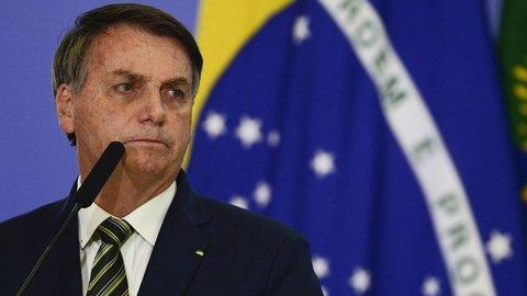 Em dia de protestos, Bolsonaro diz que Brasil “derrotou nazismo e fascismo”