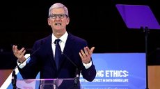 Tim Cook, presidente da Apple, ataca “complexo industrial de dados” em conferência