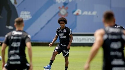 Renato Augusto não treina no campo; Willian avança em recuperação no Corinthians