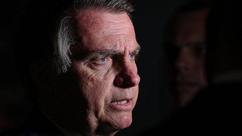 Bolsonaro diz que imprensa “tem medo da verdade”, “deturpa” e “mente”