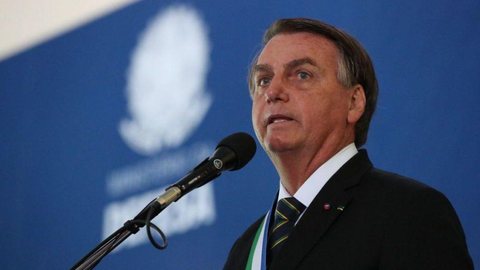 Bolsonaro veta PL que dispensa carência do INSS para novas doenças