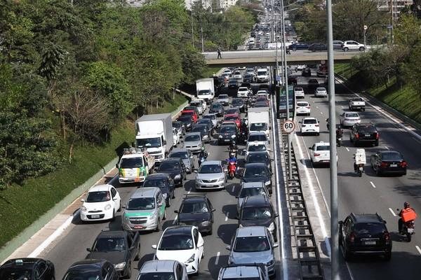 Rodízio de veículos na cidade de SP segue suspenso até 16 de janeiro