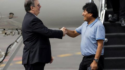 Evo Morales chega ao México e diz que houve golpe de Estado na Bolívia