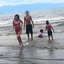 Mãe passa mal ao descobrir que filha de 14 anos morreu afogada em SP; imagem mostra jovem brincando antes de sumir