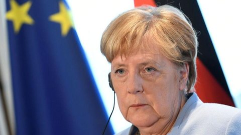 Merkel diz estar muito preocupada com pandemia em Berlim