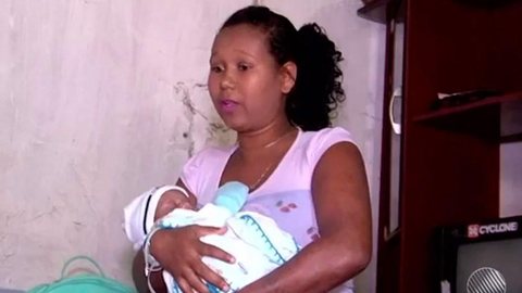 Mulher que estava grávida de gêmeos diz que um dos bebês sumiu após parto em maternidade na BA