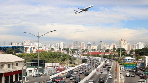 Imagem Demanda por voos domésticos tem queda de 2,5% no Brasil em maio