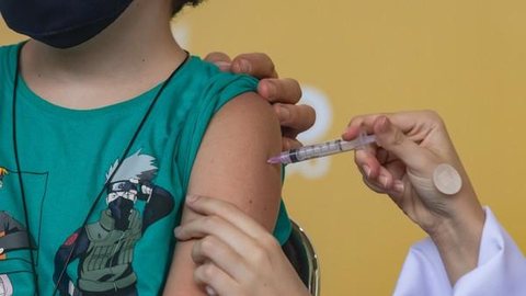 Governo de SP fará busca ativa nas escolas para acelerar vacinação de crianças e 2ª dose em adolescentes