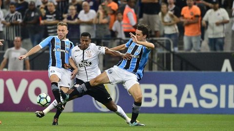 Corinthians segue à frente mesmo com queda brusca de gols
