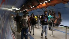 SP anuncia postos de vacinação em estações de transporte público