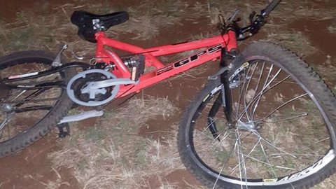Homem furta bicicleta e morre atropelado em rodovia, diz polícia