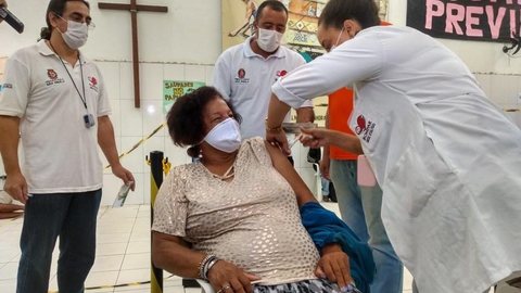 Prefeitura de SP aplica 1ª dose da vacina contra Covid em 61% da meta de moradores de rua idosos