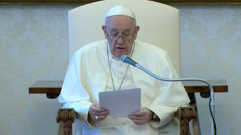 Papa diz que aumento de gastos com defesa após Ucrânia é “loucura”