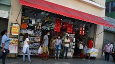 Covid-19: comércio e construção recuperam parte da perda de confiança