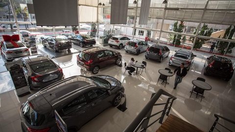 Venda de veículos novos cresce 25,6% em outubro, diz Fenabrave
