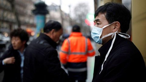 Profissionais de saúde da China alertam sobre falta de material médico