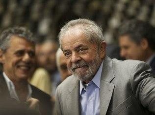 Lula e Chico Buarque fazem campanha por neta de Arraes no Recife