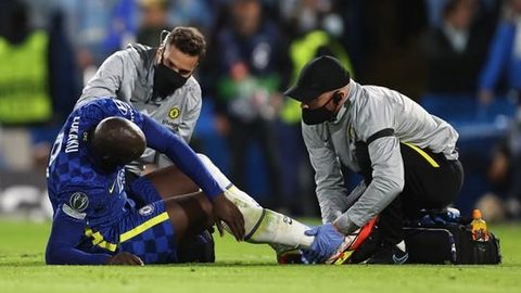 Lukaku pode desfalcar o Chelsea por até um mês, diz imprensa inglesa