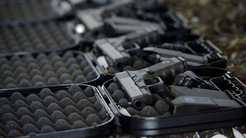 Governo zera alíquota de imposto de importação de revólver e pistola