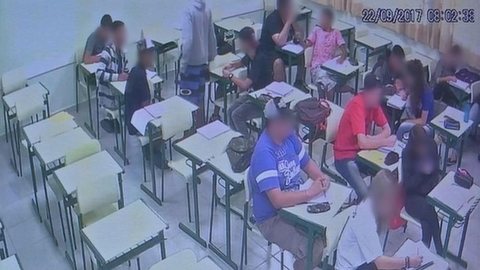 Circuito de segurança flagra adolescente vendendo droga em sala de aula