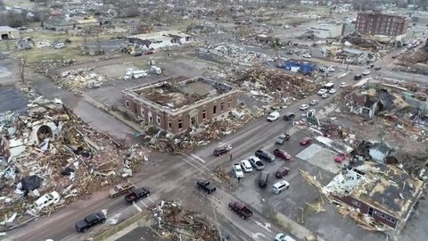 O que explica série de violentos tornados nos EUA