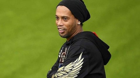 Ronaldinho Gaúcho testa positivo para Covid-19 antes de evento
