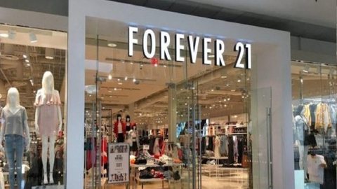 Imagem Forever 21 anuncia o fechamento de suas lojas no Brasil e faz queima de estoque
