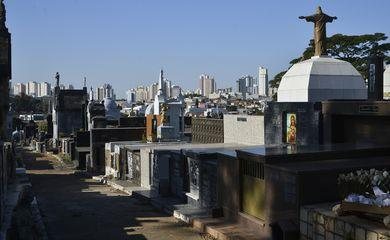 Veja horários de celebrações religiosas nos cemitérios de São Paulo
