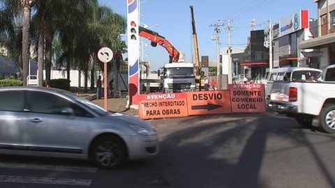 Trânsito é interditado para obras nos corredores de ônibus em Rio Preto