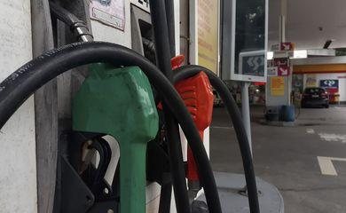 MP-RJ cumpre mandados contra fraude em compra de combustíveis