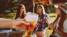 De como manter a temperatura ao copo certo: dicas para garantir a cerveja gelada