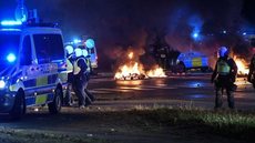 Cidade na Suécia tem protestos depois da circulação de um vídeo com livro sagrado do islã sendo queimado